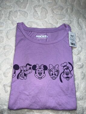 Disney Mickey And Friends Women’s Size Medium Shirt